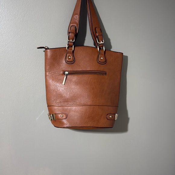 Classic Brown Leather Tote with Tassel Detail - Picture 2 of 9